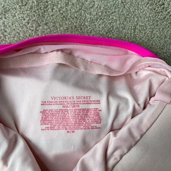 Victoria's Secret The Forever One-
Visit
Piece Swimsuit - Picture 5 of 6